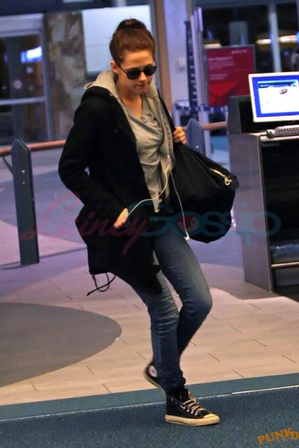 Hot Kristen Stewart: Travel Week