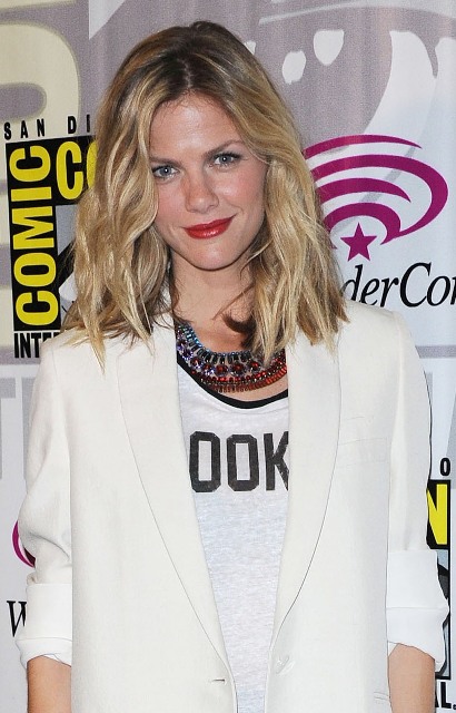 Lainey Gossip Entertainment Update|Brooklyn Decker's tee ...